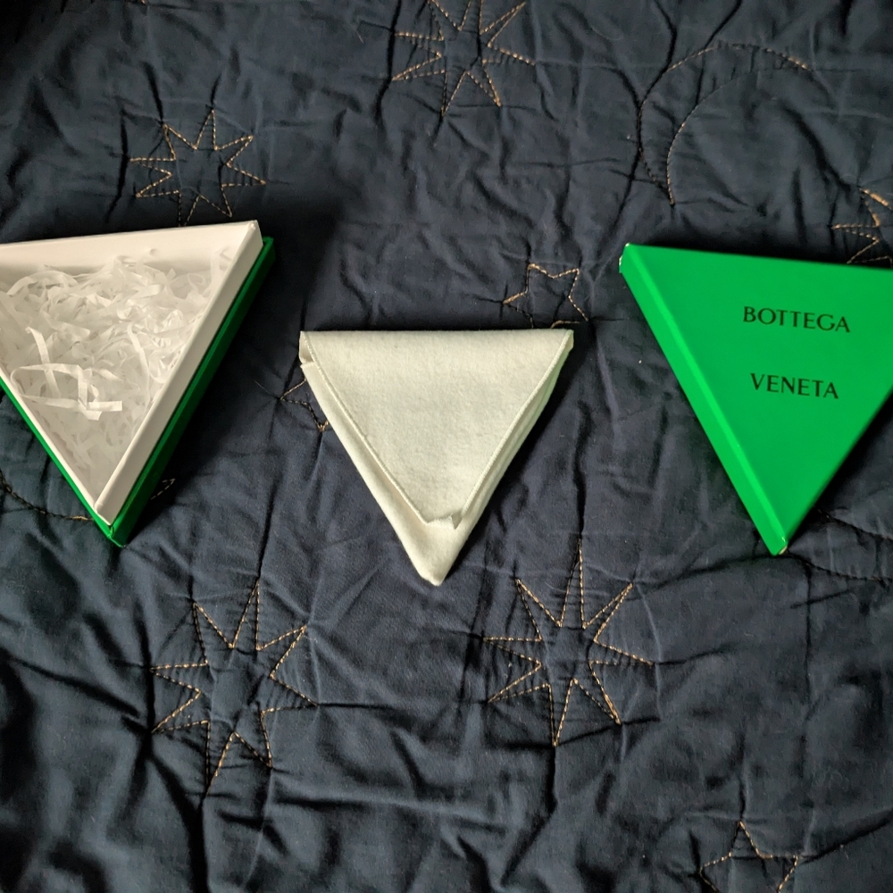 Bottega Veneta Green Triangle Packaging